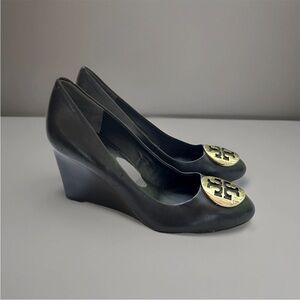 Tory Burch Black Leather Wedge  Logo Pumps Heels Size 5